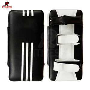 Almohadilla de Entrenamiento de Cuero Resistente Personalizada para MMA, Kickboxing, Muay Thai y Entrenamiento de Patadas - Almohadillas Curvas Protectoras - Product Image 6