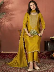 Salwar Kameez en soie Rangoli moderne et de qualité supérieure pour les mariages, avec broderie sur toute la longueur, bordure en piping Butta, réversible, toutes saisons - Product Image 3