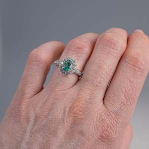 Anillo de compromiso clásico de Plata de Ley 925 de lujo para mujer Diamante de corte ovalado de lujo para boda y fiesta Lab Grown - Product Image 4