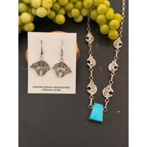 Ensemble de bijoux fins en turquoise de Kingman et argent sterling, collier fait main Navajo - Product Image 1