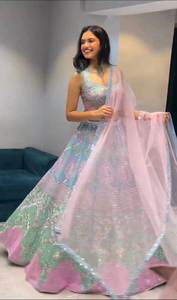 Vêtements de mariage de qualité supérieure Fausse Georgette lourde Lehenga Choli finement brodée avec paillettes et travail à la main en vrai miroir - Product Image 6