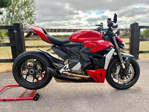 Used 2024 Streetfighter V2 955 Euro 5 955cc Water-Cooled Four-Stroke V-<b>engine</b> with Track-Specific Powerful Durable Sport <b>bikes</b> - Product Image 5