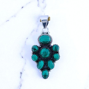 Pendentif en argent sterling 925 massif à l'aspect antique avec pendentifs fins en argent et breloque en malachite - Product Image 2