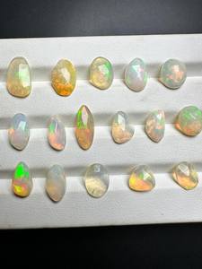 Opale blanche éthiopienne Rose Cut Gemstone Superbe opale éthiopienne Rose Cuts Flashy Fire et Unique Beauty Stone Opal Cut Gemstone - Product Image 2