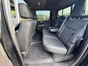 LISTO PARA ENVIAR - USADO, VOLANTE A LA IZQUIERDA |   CONDUCCIÓN DERECHA |   SIERRA 1500 DENALI CREW CAB 4X4 2021 |   DURAMAX TURBODIÉSEL 6 CILINDROS - Product Image 3