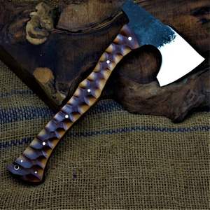 Hache Viking Longue Faite Main sur Mesure pour Bushcraft avec Tête en Acier Carbone Gravée et Fourreau en Cuir – Idéale pour le Camping en Plein Air et comme Cadeau - Product Image 2