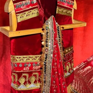 Robe de mariée traditionnelle pashtun vintage bohème florale longue à manches longues faite à la main, ethnique et culturelle, avec gilet - Product Image 2