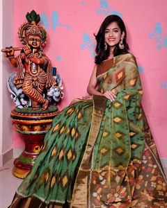 Diseñador Pure Ikkat Seda Sarees - Product Image 3
