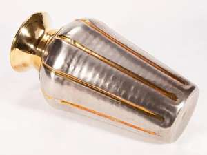 Vase décoratif vintage en laiton avec motif floral en acrylique pour la décoration intérieure ou les cadeaux à un prix raisonnable en métal - Product Image 5