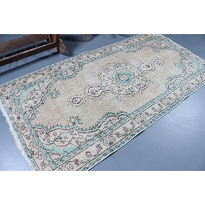 Alfombra de 4x8 pies, Alfombra Turca Vintage, Alfombra con Borde Azul - Product Image 1