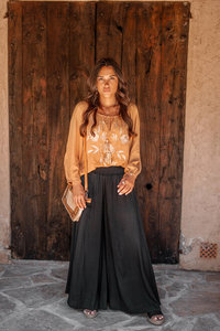 Blusas de Alta Calidad para Mujer al por Mayor, Casuales de Verano con Manga Larga, Encaje, Bordado, Cuello en V, Transpirables, Ecológicas y 100% de Algodón - Product Image 3