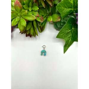 Joyería Navajo de Estilo Religioso Hecha a Mano, Turquesa Mohave, Plata de Ley, Incrustaciones con Bisel, Patrón de Números en Oro Rosa - Product Image 1