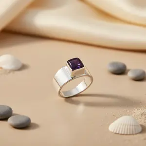 Anillo de Plata Vintage con Amatista para Hombre, Chapado en Oro de 18K con Incrustaciones de Piedras Cuadradas, Estilo Moderno, Marca Privada con Licencia 'IS' - Product Image 1