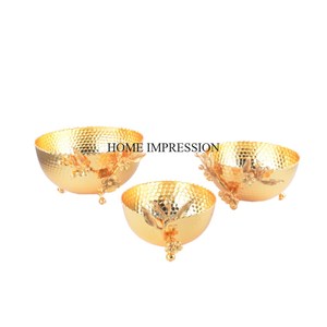 Cuencos de Metal de Alta Calidad con Textura Martillada, Chapados en Oro, Forma Redonda, Diseño de Flores y Hojas, de la India - Product Image 1