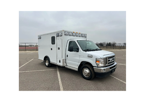 Chasis Ford E350 Económico con Paquete de Preparación para Ambulancia - Distancia entre Ejes de 138 - SERVICIO DE ENTREGA A DOMICILIO - AUN EN LO QUE HAY DE LLOCO - Product Image 4