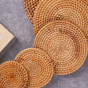 Plato Clásico de Mimbre y Ratán con Diseño Floral, Hecho a Mano, Decoración Sostenible para Fiestas, Accesorio para el Hogar, Hecho en Vietnam - Product Image 4