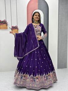 Lehenga choli เลเฮนกาซิลค์แท้สีม่วงแบบดั้งเดิมพร้อมงานปักและเลื่อมสำหรับงาน Navratri และชุดตามเทศกาล - Product Image 5