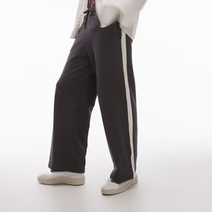 Pantalon évasé respirant pour homme pantalon à jambes larges en coton mélangé matériau léger polyvalent pour les looks de rue de bureau de tous les jours - Product Image 4