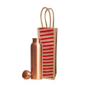 Botella de agua de cobre de diseño Simple estilo Sipper con bolsa de yute duradera Tamaño estándar disponible para vender regalos en cualquier función - Product Image 2