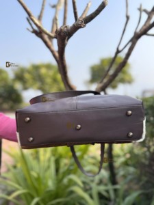 Nouveauté Sac à main en cuir véritable sculpté à la main Sac fourre-tout en cuir de vachette véritable Sac de grande taille Excellente collection de sacs à main pour femmes - Product Image 5