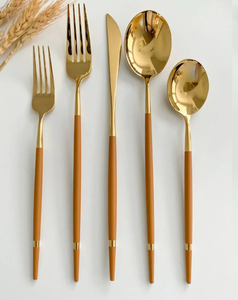 Ensemble de couverts en or à poignée de couleur à la mode pour la cuisine de mariage et la salle à manger couverts élégants avec finition dorée de qualité supérieure - Product Image 2