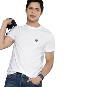 เสื้อยืดผู้ชายคุณภาพสูง ผ้าฝ้าย 100% สวมใส่สบาย ทรงปกติ สามารถปรับแต่งได้ พร้อมโลโก้ด้านหน้า ระบายอากาศได้ดี และป้องกันการยับ - Product Image 3