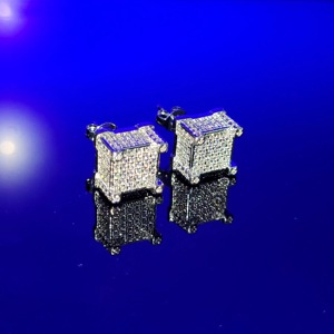 Pendientes de Diamantes Moissanite VVS para Mujer, Corte Cojín Cultivado en Laboratorio, Certificado IGI, Diseño Clásico Personalizable, Oro de 14k - Product Image 4