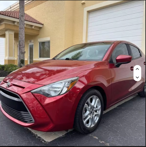 Yaris iA 2017 Rojo, 100% Usado, Volante a la Izquierda - Product Image 1