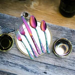 Ensemble de couverts multi-finitions avec poignées à motifs floraux, idéal pour les dîners élégants à la maison, les hôtels, les restaurants et les occasions spéciales - Product Image 1