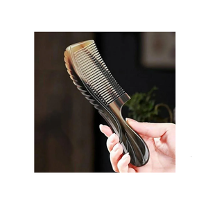 Peigne en corne de buffle véritable outil de soin des cheveux en corne pour cheveux bouclés et raides peigne commun pour un usage domestique - Product Image 5