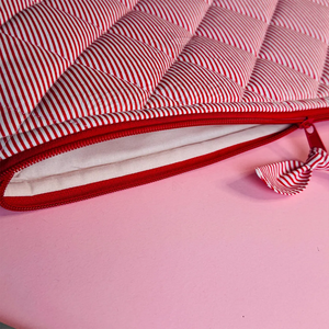 Sac de luxe cousu à la main pour ordinateur portable du fabricant pakistanais Tissu de velours de qualité supérieure avec broderie personnalisée - Product Image 5