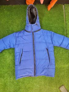 Blouson matelassé vintage en laine personnalisable avec logo brodé, capuche et motif patchwork 3D, service ODM/OEM disponible, taille XS pour l'hiver - Product Image 4