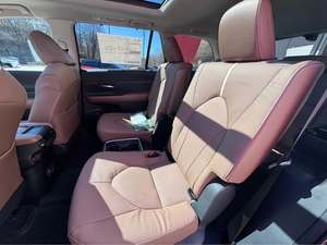 Toyota Grand Highlander Platinum Usado 2025 - Product Image 4