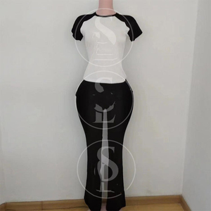Conjunto de Top Corto de Manga Larga con Ribete en Contraste y Leggings Acampanados para Mujer, Color Sólido, Secado Rápido, Cuello Redondo, Manga Larga, Corte Regular - Product Image 2