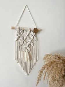 Macramé Boho Chic Tenture murale en corde de coton écologique pour des intérieurs modernes et durables de style terreux pour Diwali - Product Image 6