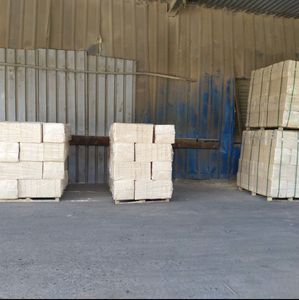 Sciure de bois abordable pour l'amélioration des sols et le paillage – Matière première agricole - Product Image 4