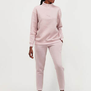 Conjunto Deportivo de Invierno con Logotipo Personalizado, Top Corto, Sudadera de Manga Larga con Pantalones Jogger, Felpa Gruesa de Algodón para Mujer - Product Image 5