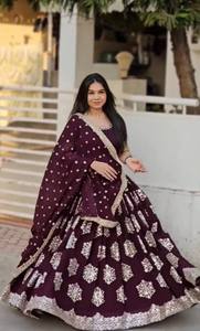 Nuevo diseñador Lehenga-Choli con bordado pesado - Product Image 2