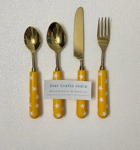 Ensemble de couverts élégants en acier inoxydable avec poignée en résine rose clair et argenté pour la table à manger, la vaisselle et les couverts - Product Image 1