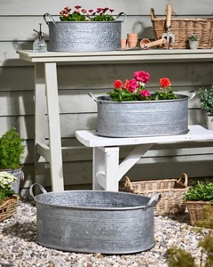 Lot de 3 bacs à fleurs en métal fabriqués par Sukavina du Vietnam - Product Image 1