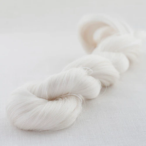 Hilo de seda Precio razonable Fibra de lujo natural Tejido de seda Deslizamiento suave Embalaje personalizado Hecho en Vietnam Fabricante - Product Image 5