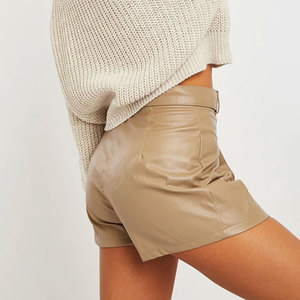 Pantalones cortos de cuero transpirables para mujer de nuevo estilo con decoración de lazo de botón pantalones cortos de gimnasio en blanco sólido para uso al aire libre a un precio razonable - Product Image 2