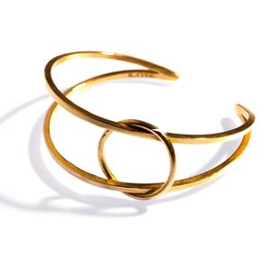 Bracelet ouvert ligne de croix en métal en or 18 carats personnalisé géométrique large version laiton galvanisé bracelets de mode - Product Image 1