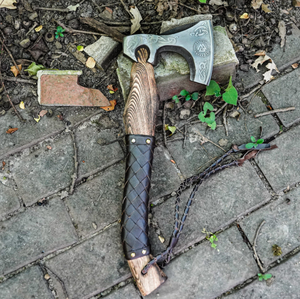 Hacha Vikinga con Barba Hecha a Mano Personalizada de Thewizcrafts, Cabeza de Acero con Alto Contenido de Carbono, Mango de Madera de Fresno, Funda de Cuero, para Campamento al Aire Libre - Product Image 5