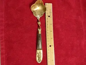 Ensemble de cuillères de qualité supérieure en acier inoxydable avec revêtement PVD doré, parfait pour les mariages élégants et les articles de service élégants à la maison - Product Image 2