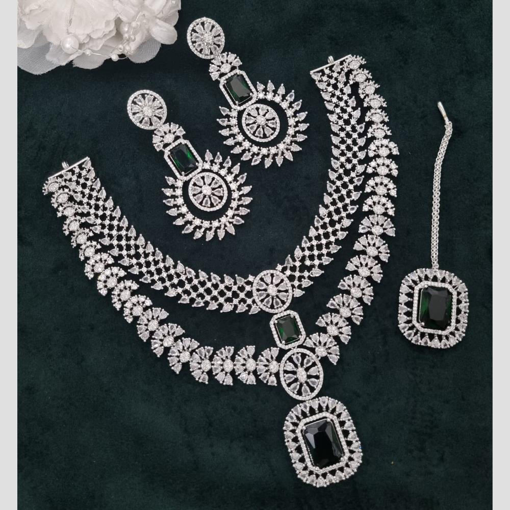 สีเขียวเข้ม