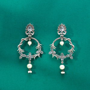 Dernières boucles d'oreilles de lustre de mode de qualité d'exportation en ligne Cerceau plaqué oxydé classique avec un look élégant - Product Image 6
