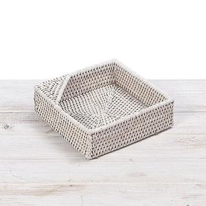 Porte-serviettes carré en rotin fait à la main, porte-mouchoirs en osier, design festonné, organisateur de table, naturel pour la décoration de table à la maison - Product Image 2