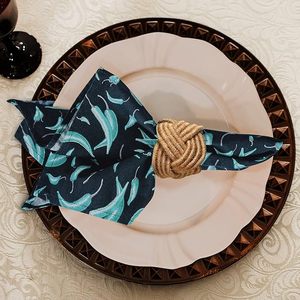 Grands ronds de serviette en rotin de décor de table en vrac pour la table à manger de fête rassemblements de famille de tous les jours pour les décorations - Product Image 1