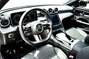Mercedes-Benz Clase C C 300 2024 asequible - Product Image 4
